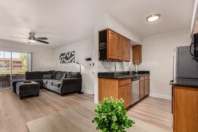 Building Photo - 5877 N Granite Reef Rd
