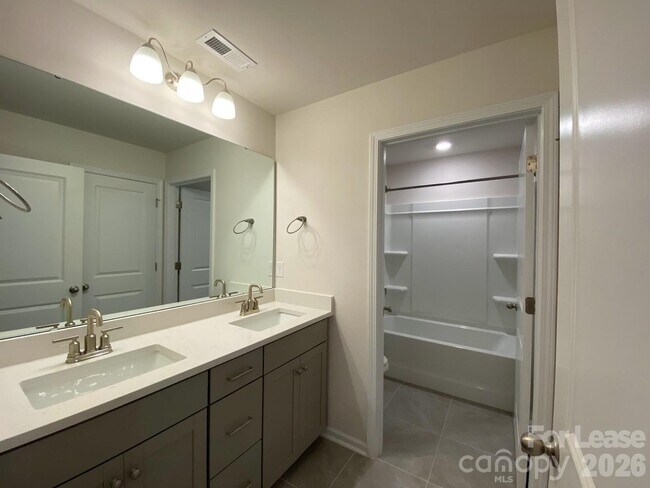 Building Photo - 2530 Napa Terrace