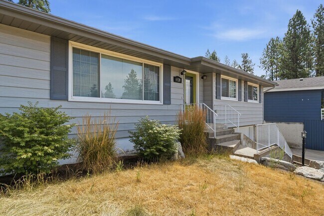 Building Photo - 6520 N Sutherlin St