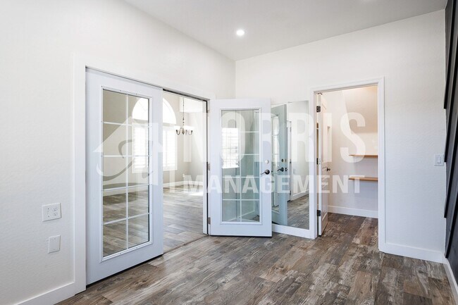 Building Photo - Beautiful Two-Story Home Located in Missio...