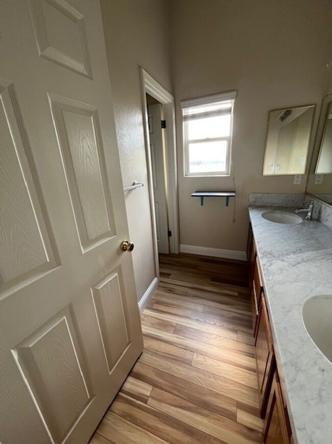 Building Photo - 15321 Lake Berryessa Ct