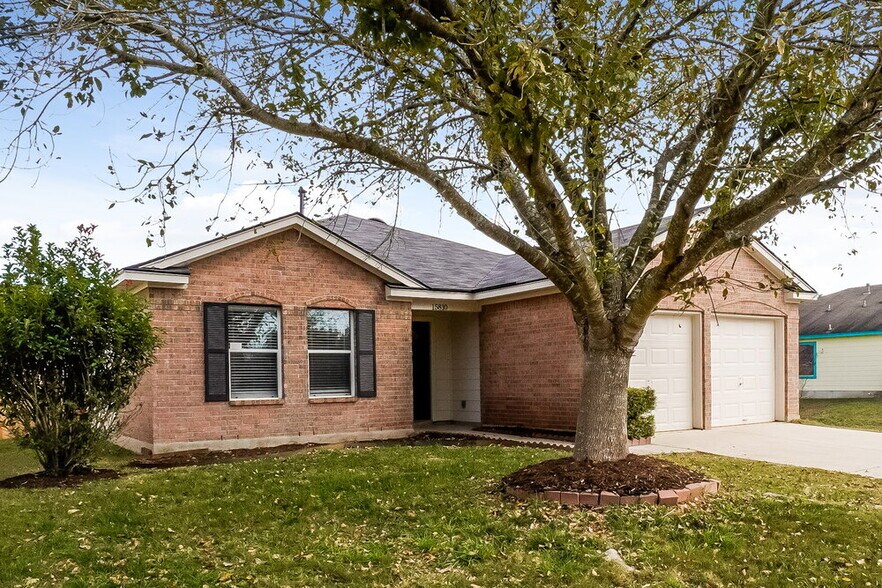 Building Photo - 15810 Brisbane Dr