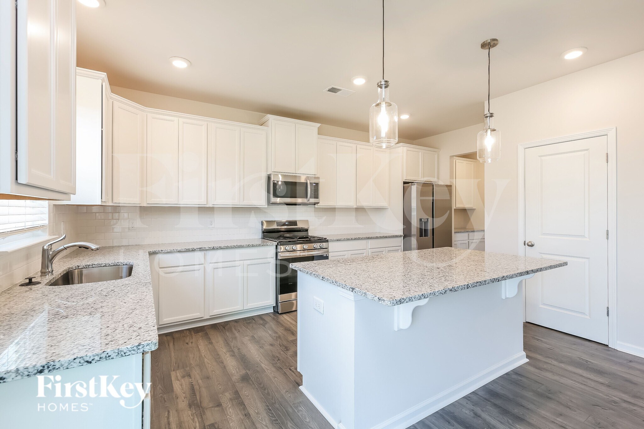 Building Photo - 16 Ramblehurst Rd