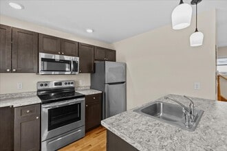 Building Photo - 389 E Allen St