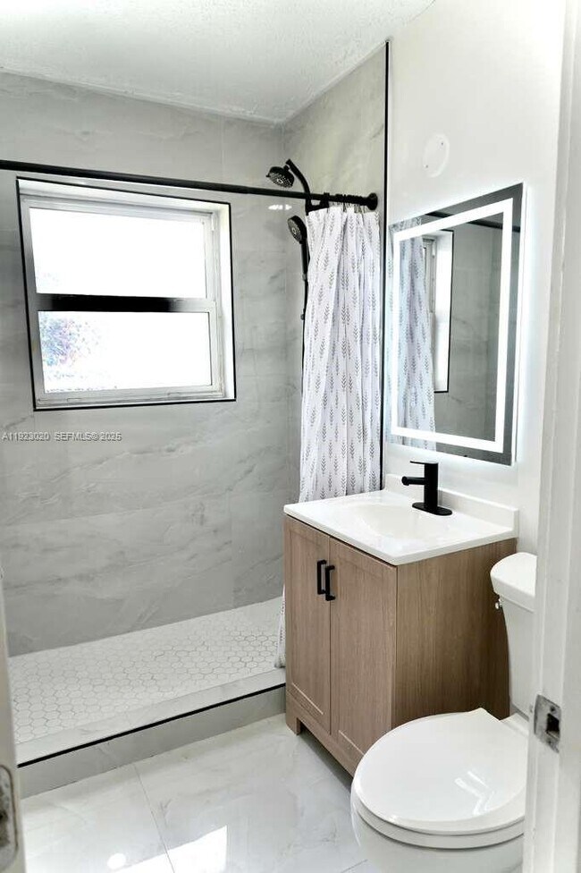 Building Photo - 1213 NW 6th Ave