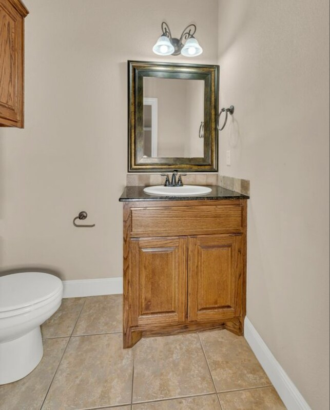 Building Photo - 605 NW 17th Ct