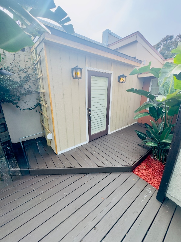 Building Photo - 726 N Peninsula Dr