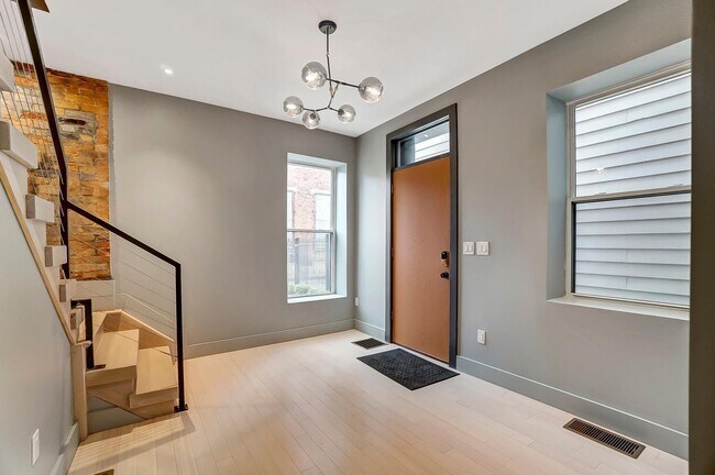 Building Photo - 1534 Republic St