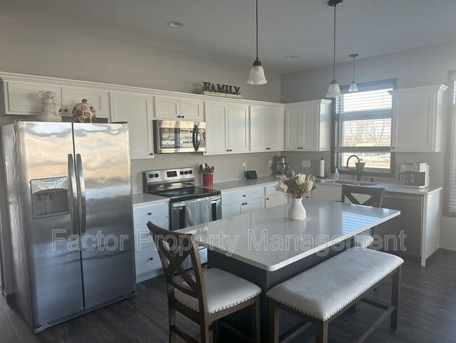 Building Photo - 312 Prairie Rose Trl