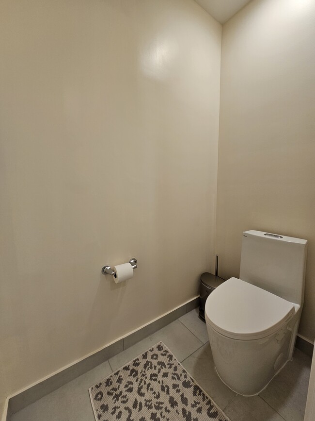 Building Photo - 26589-610 Rosewood Pointe Dr