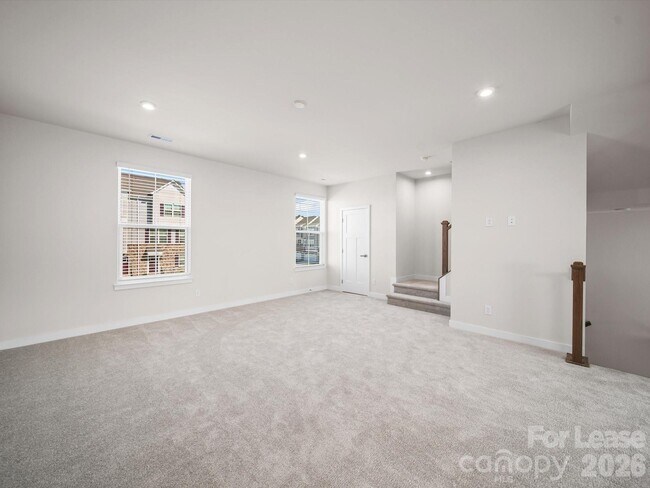 Building Photo - 9922 Oaklawn Blvd NW