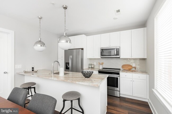 Building Photo - 45 W Haines St