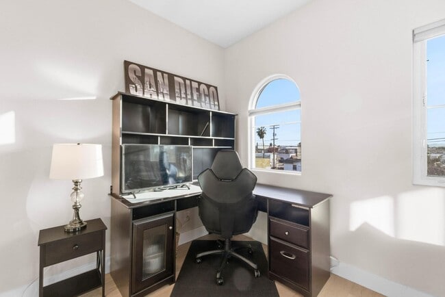 Building Photo - 5051 Savannah St