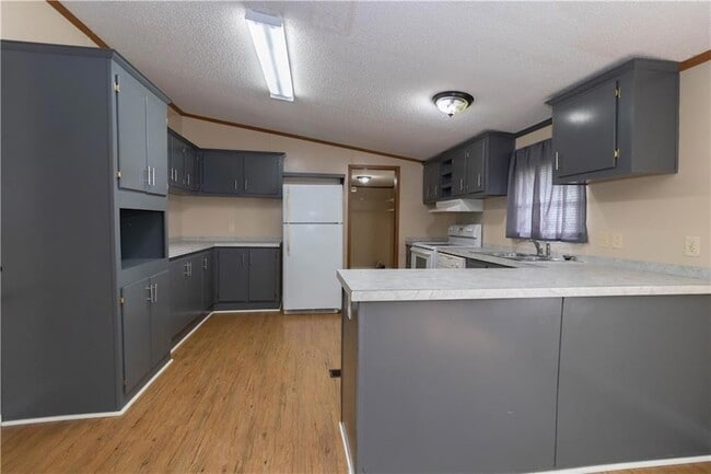 Building Photo - 400 Jefferson Dr