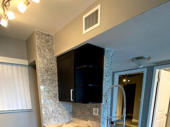 Building Photo - 2850 N Oakland Forest Dr