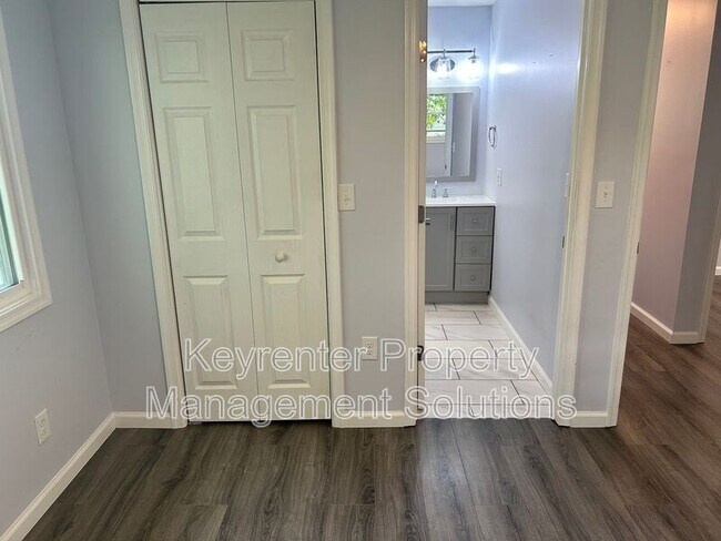 Building Photo - 421 N Charlotte Ave