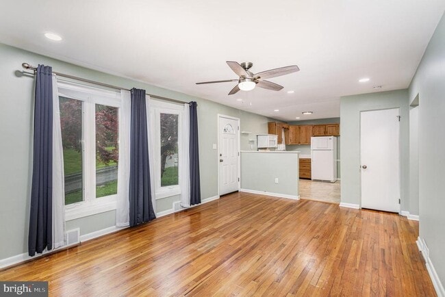 Building Photo - 9 W Highland Ave