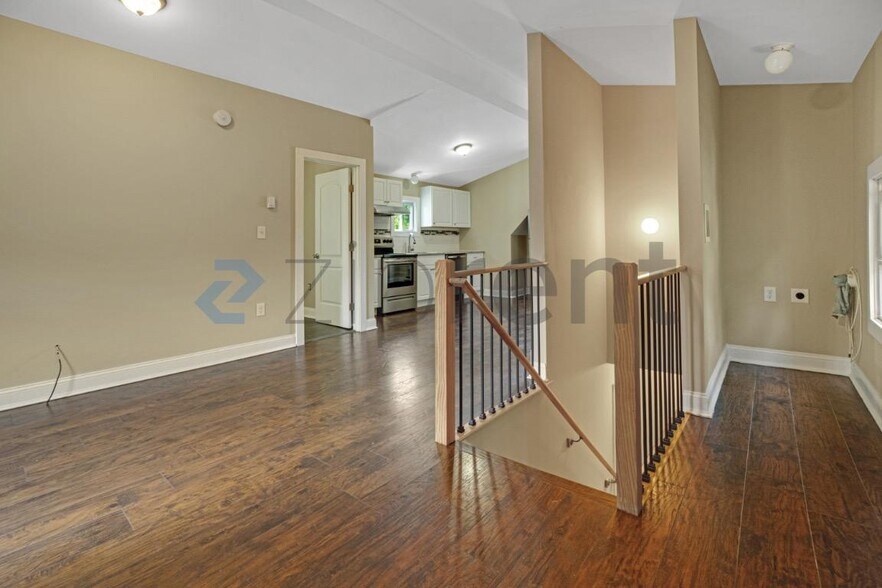 Building Photo - Unit 2