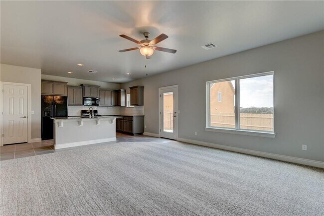 Building Photo - 17617 Hampton Park Dr