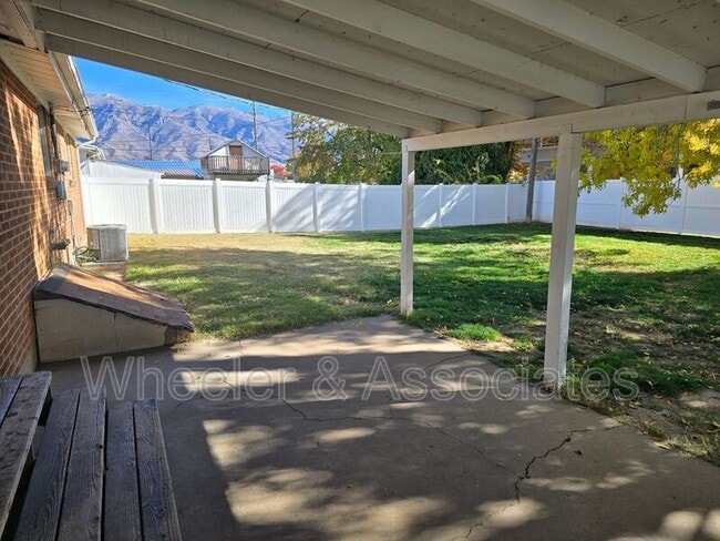 Building Photo - 411 Forbes Ave W