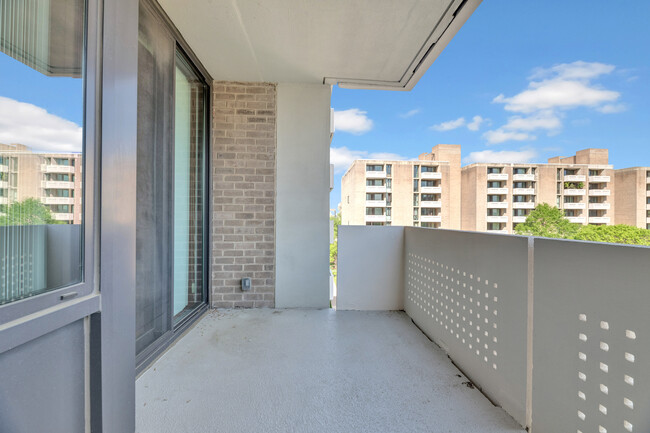 Building Photo - 240 M St SW