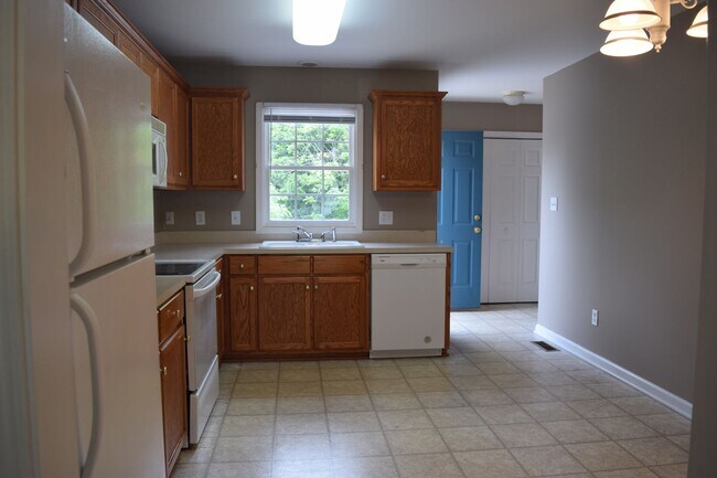 Building Photo - 2820-A/B 12th Ave SW