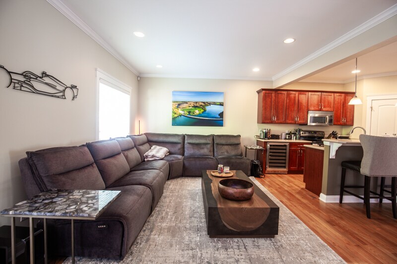 Building Photo - 3220 Linwood Ave