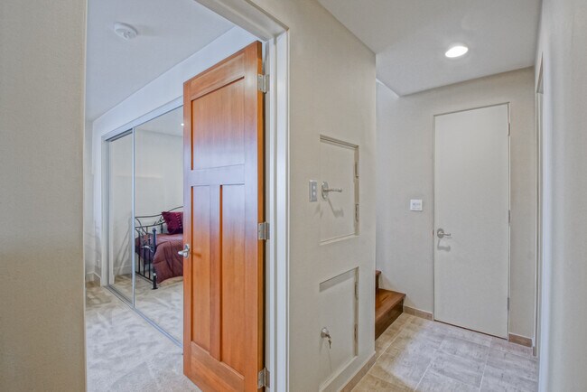 Building Photo - 308 Gull St