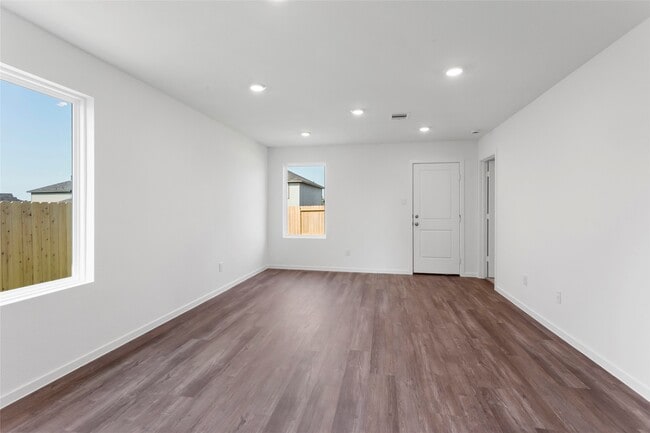 Building Photo - 40839 Hawthorne Glades St