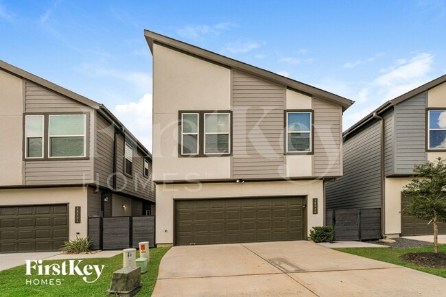 Building Photo - 18330 W Centro Cir