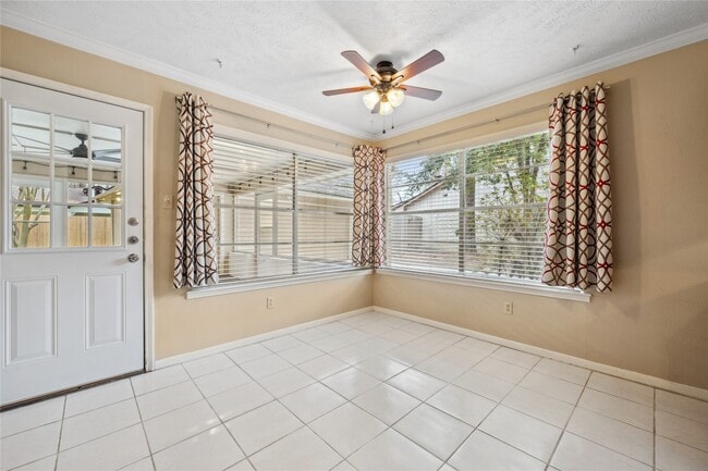 Building Photo - 2159 River Village Dr