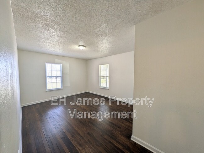 Building Photo - 1627 N Denver Ave