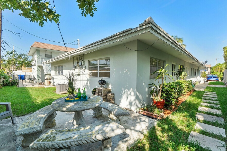 Building Photo - 2250-2270 Southeast 5th Street-SI ID1380878P