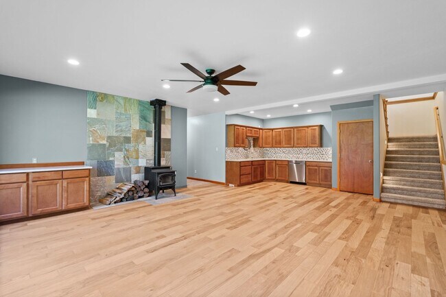 Building Photo - 6 Bed 4 Bath Daylight Rancher on Acreage in Mead School District.  Absolutely Gorgeous