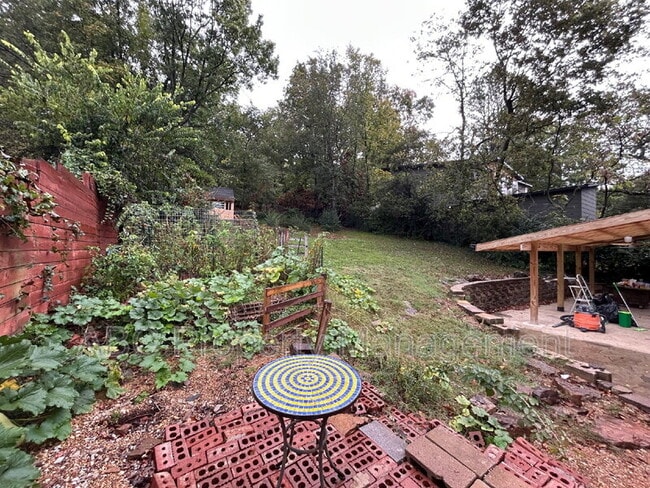 Building Photo - 604 E Huntsville Rd