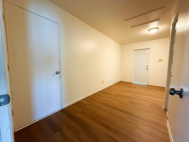 Building Photo - Fully Remodeled Home in Prime Location – Move-In Ready!