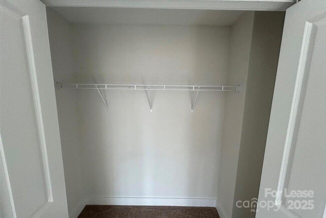 Building Photo - 302 Lester Davis Rd