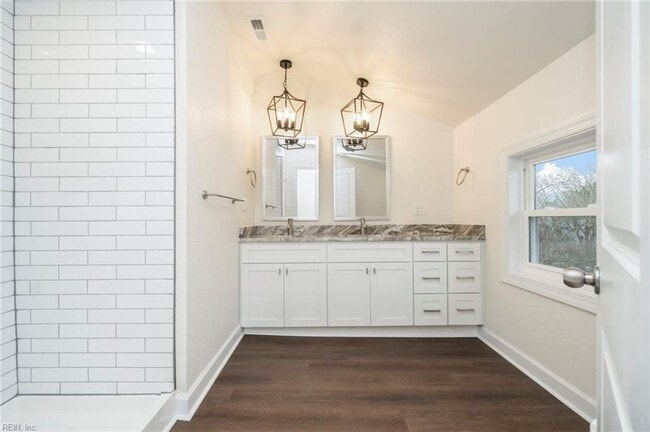 Building Photo - Updated Single Family Home