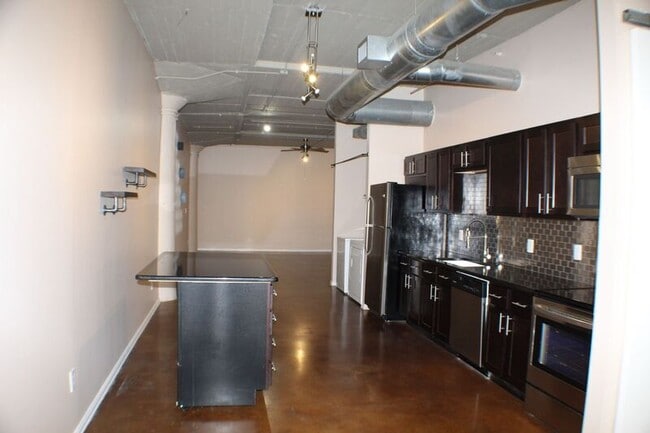 Building Photo - 1122 Jackson St