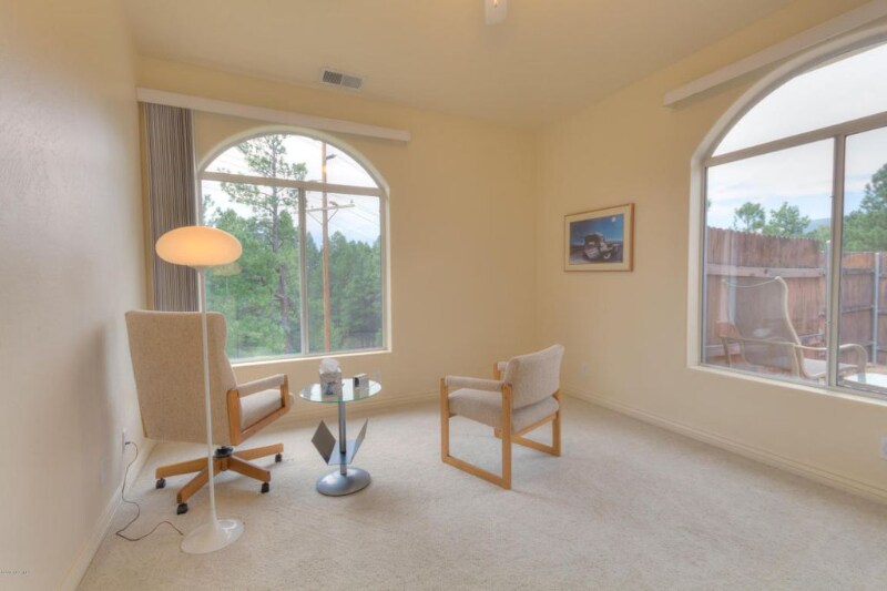 Building Photo - 1315 E Hatcher Dr