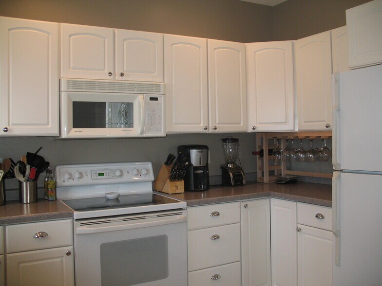 Building Photo - 209 Garland St E