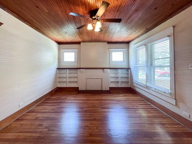 Building Photo - 115 NW 7th Terrace