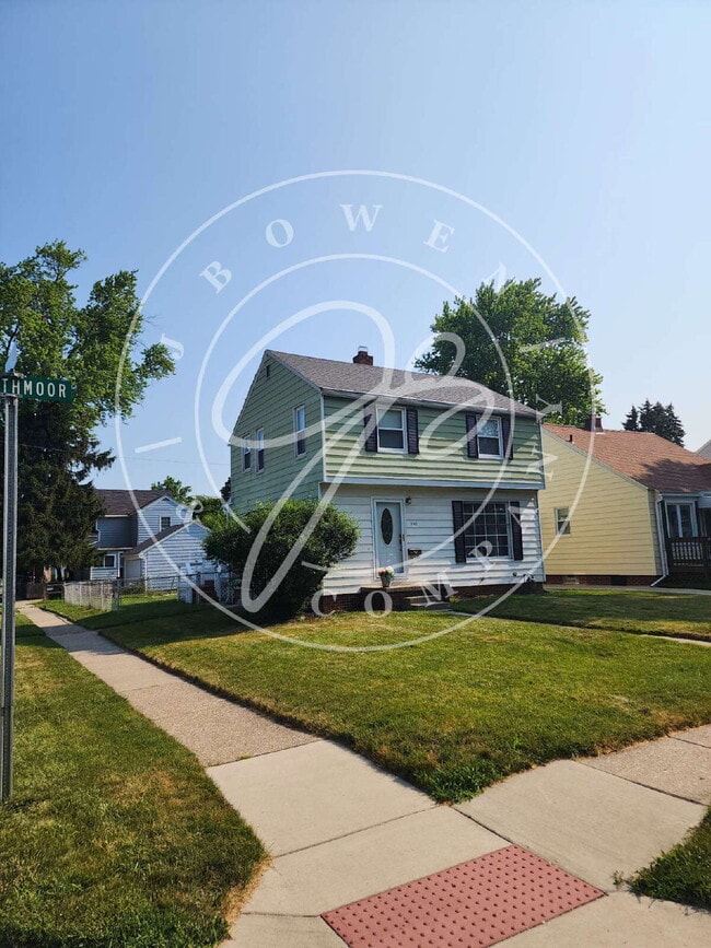 Primary Photo - Move-In Ready! Spacious 4–5 Bedroom Home w...