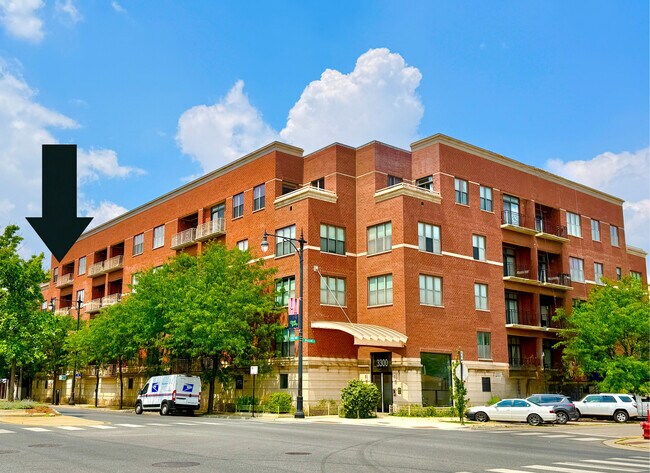 Building Photo - 3300 W Irving Park Rd
