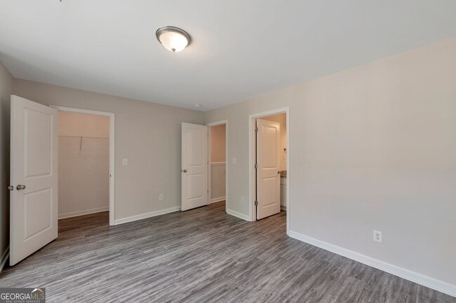 Building Photo - 328 Ashigan St