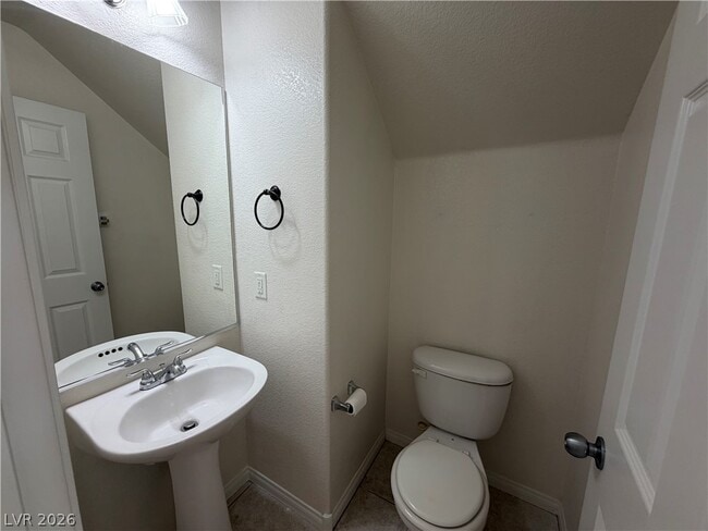 Building Photo - 5553 Chapin Mesa Ave