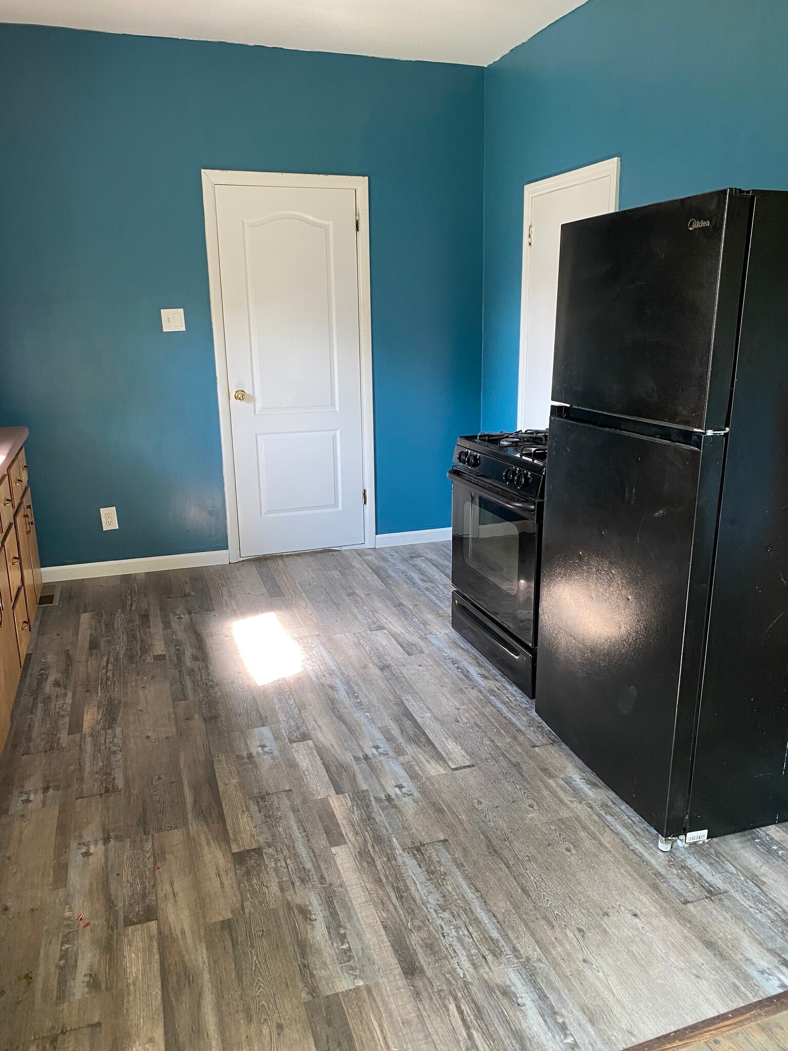 Kitchen - 97 Cromley St