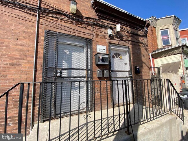 Building Photo - 2930 Frankford Ave