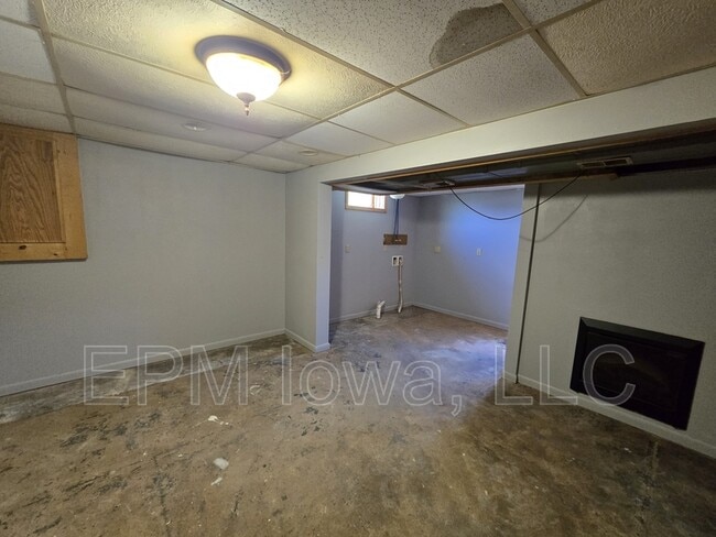 Building Photo - 301 Rath St