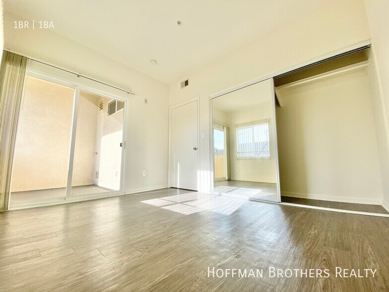 Building Photo - 251 Robinson St